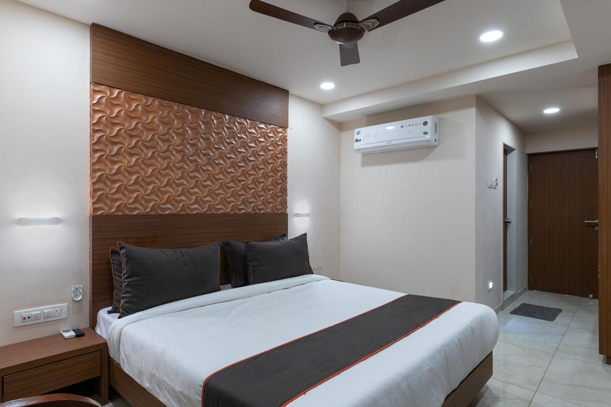 Collection O Simran Raghuveer Para Rajkot Exterior foto