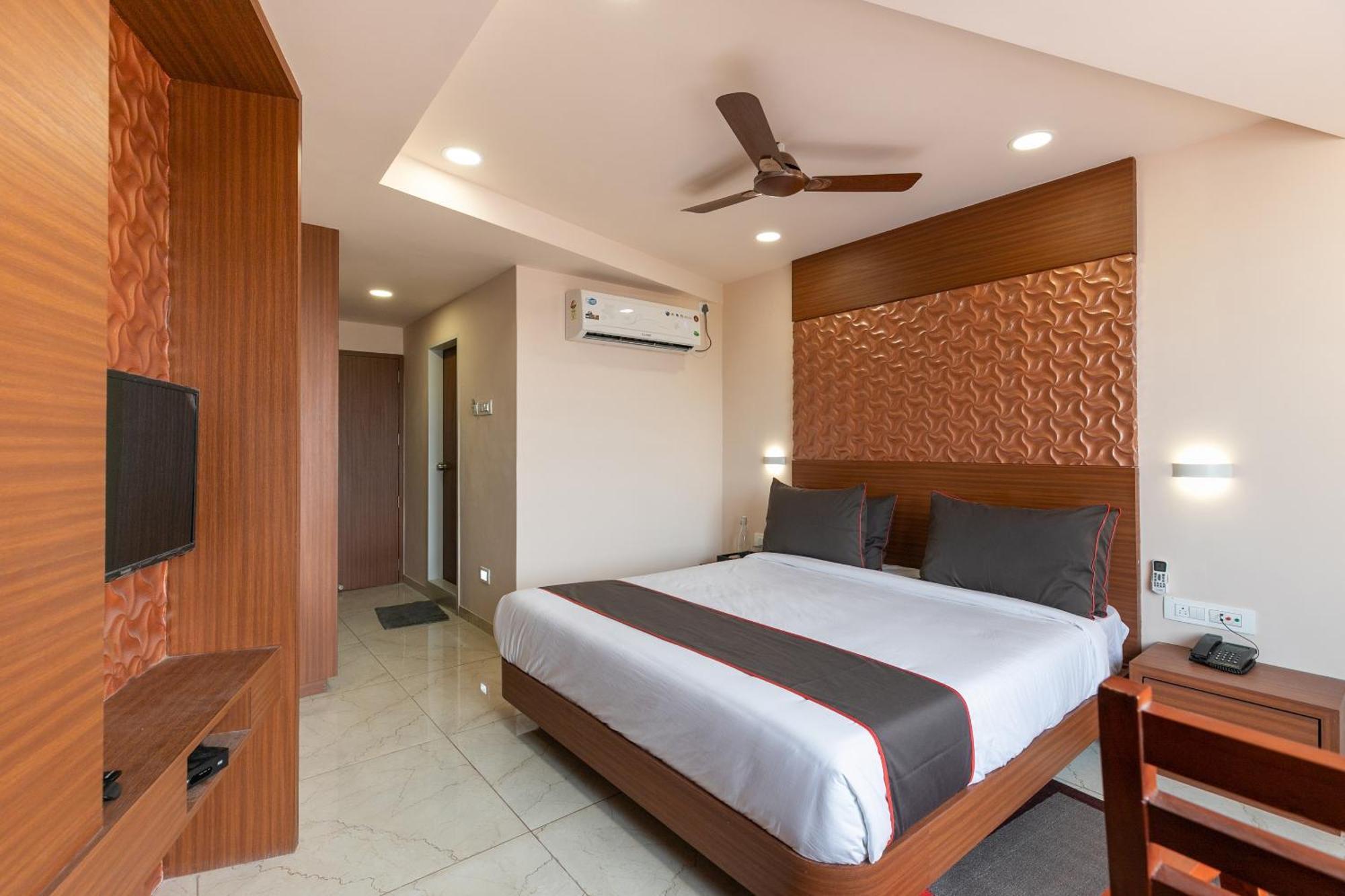 Collection O Simran Raghuveer Para Rajkot Exterior foto