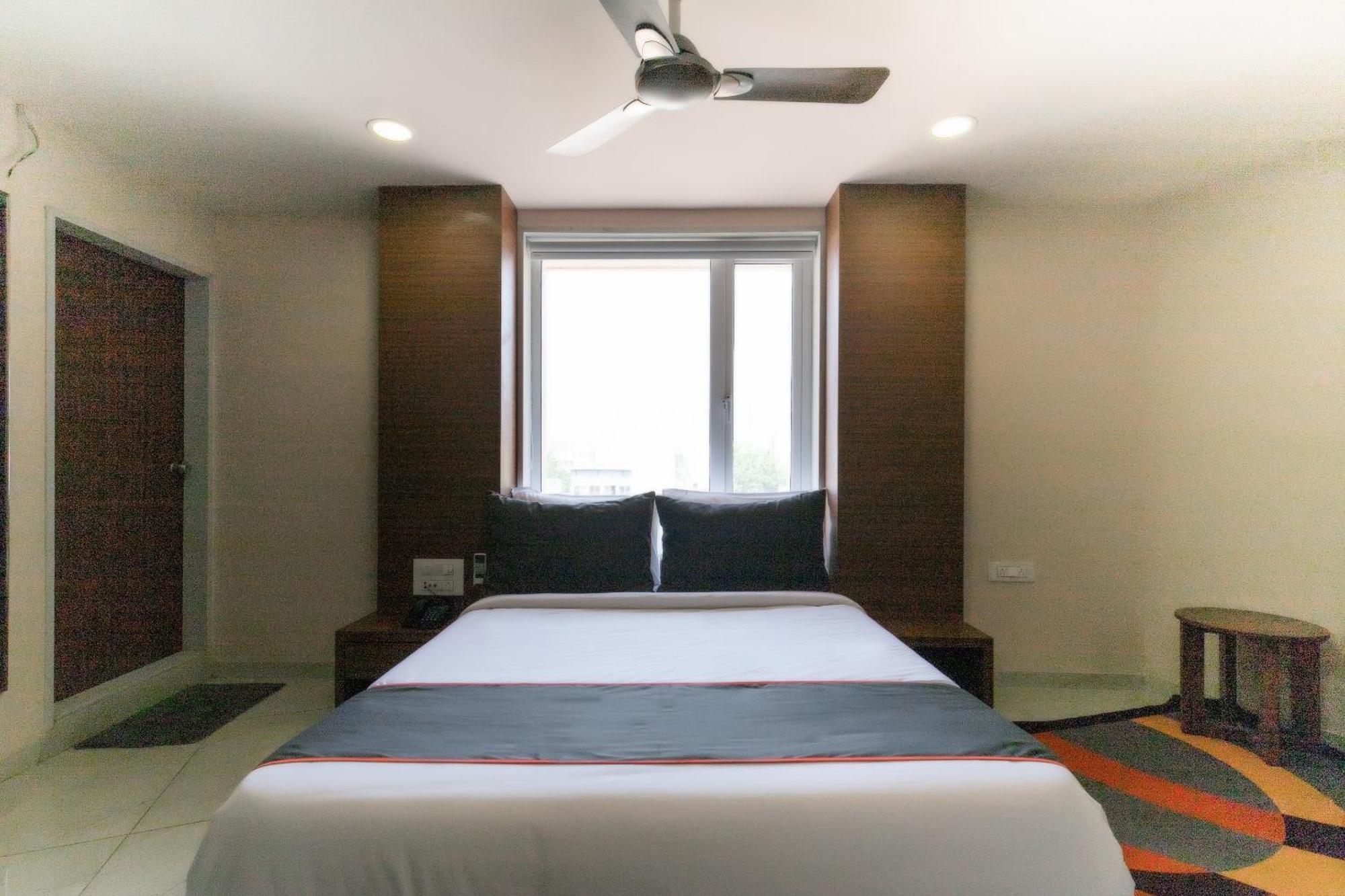 Collection O Simran Raghuveer Para Rajkot Exterior foto