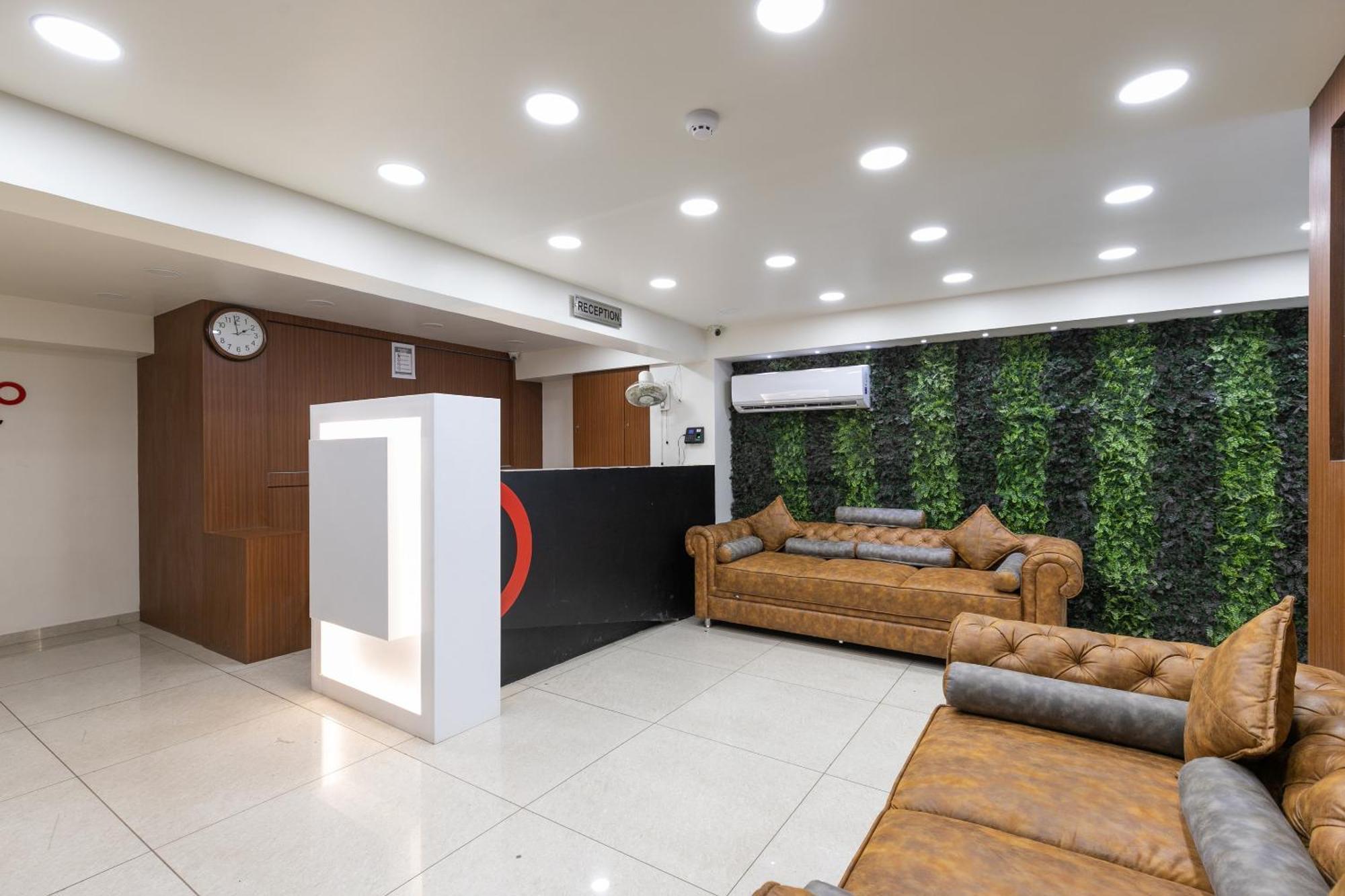 Collection O Simran Raghuveer Para Rajkot Exterior foto